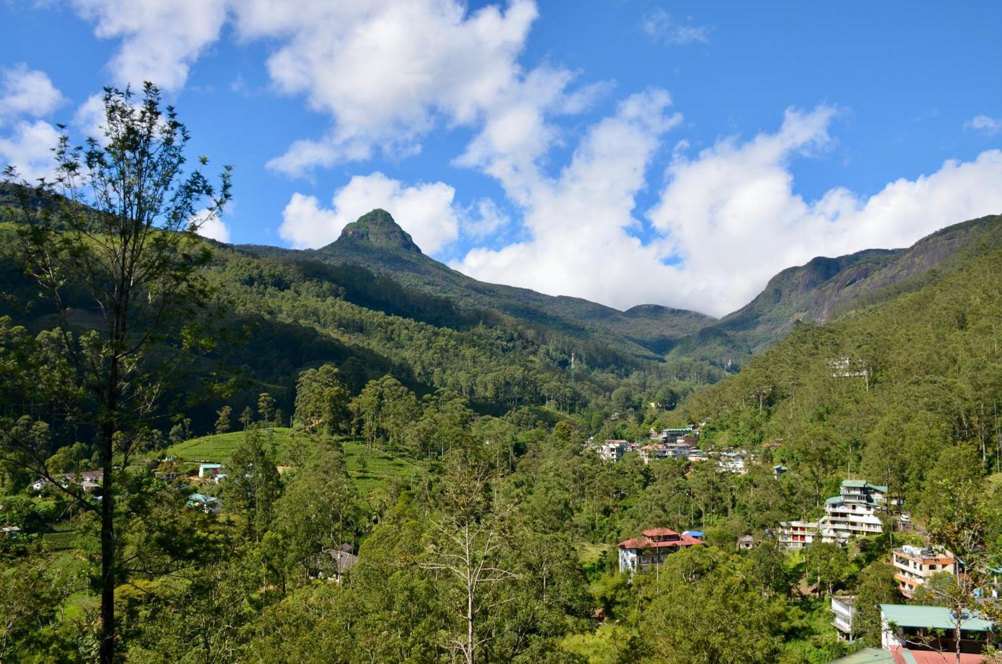 Blue Sky Hotel Nallathanniya Buitenkant foto